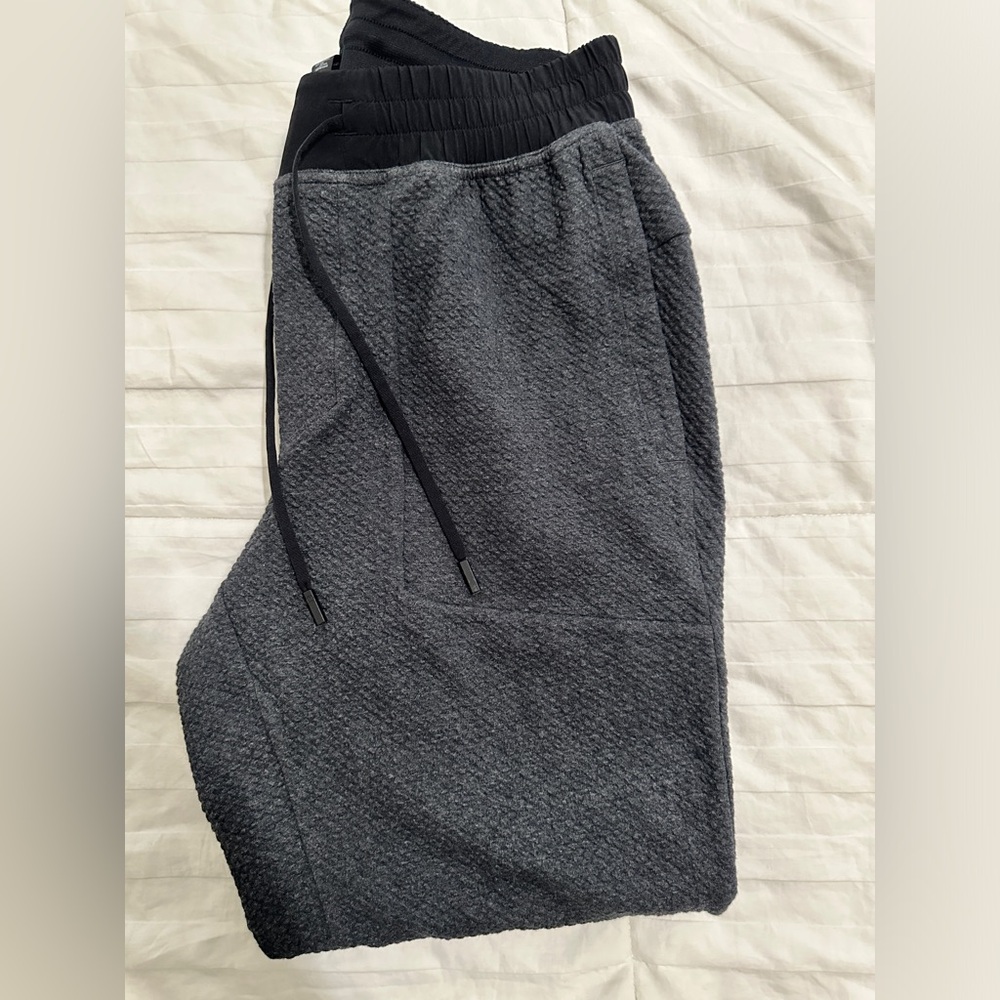 Men’s Lululemon sweat pants size large
